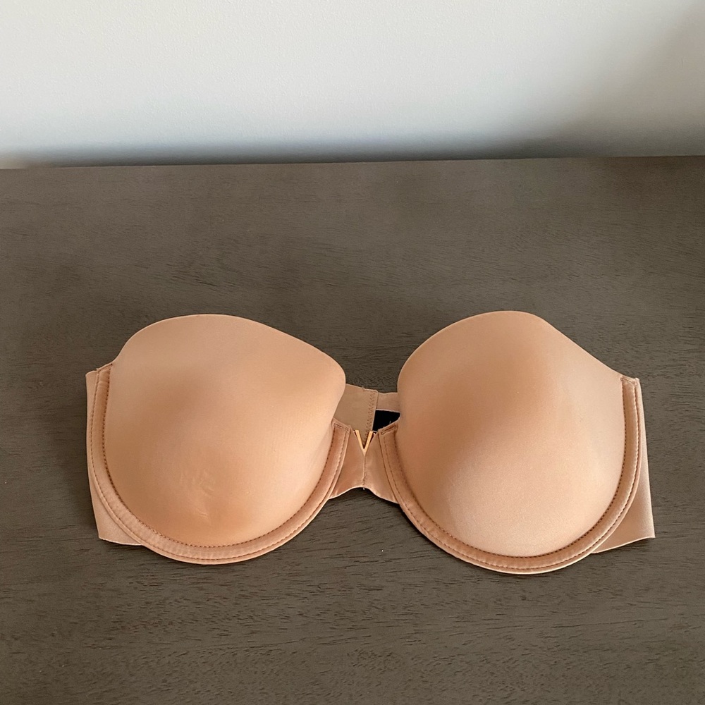 VICTORIA’S SECRET STRAPLESS BRA